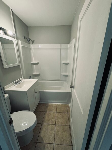 Building Photo - 2634 Furlong Ave