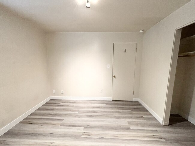 Building Photo - 3605 S 900 E