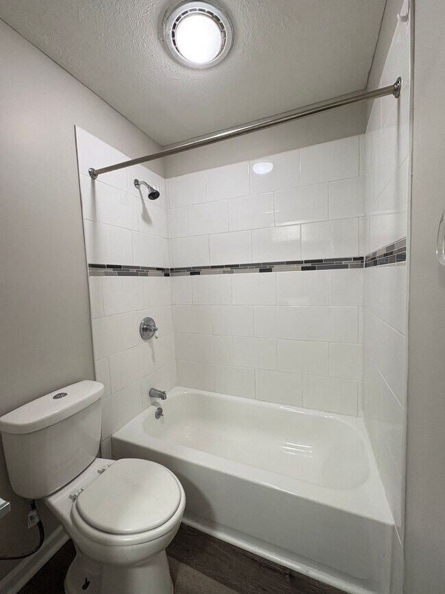 Building Photo - Bellagio West Living I