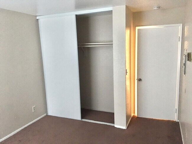 Building Photo - 2 Bed 2 Bath Condo in San Pablo -- AVAILAB...