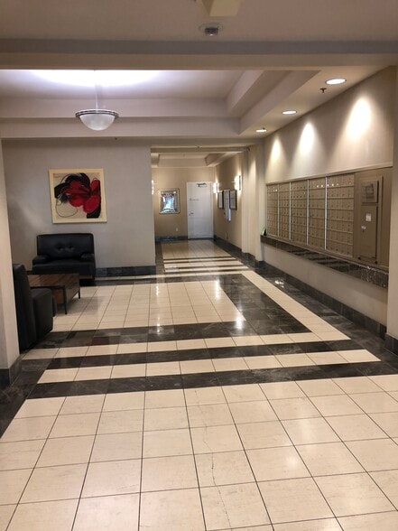 Building Photo - 988 Franklin St