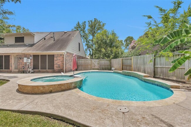 Building Photo - 16042 Glenbrook Knoll Ln