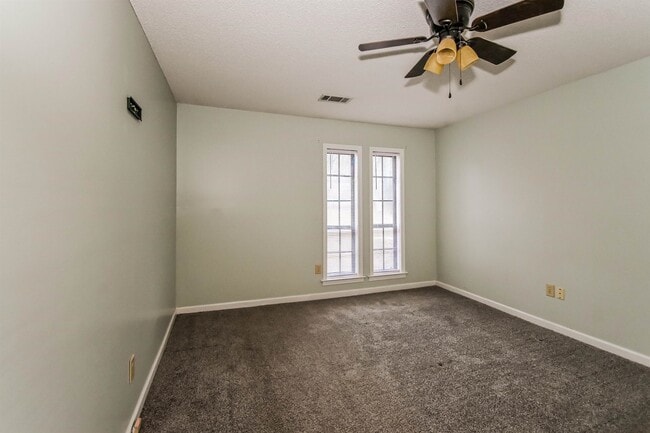 Building Photo - 499 Bedlington Dr
