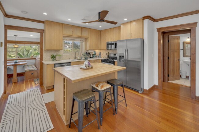 Building Photo - 1072 Johnson Ave