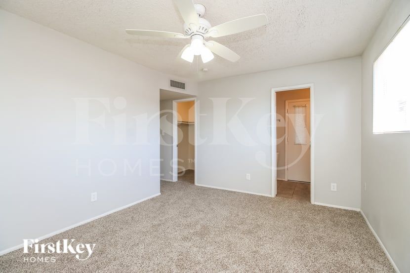 Building Photo - 1918 E Watson Dr