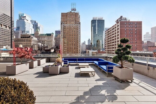 Building Photo - 247 W 46th St
