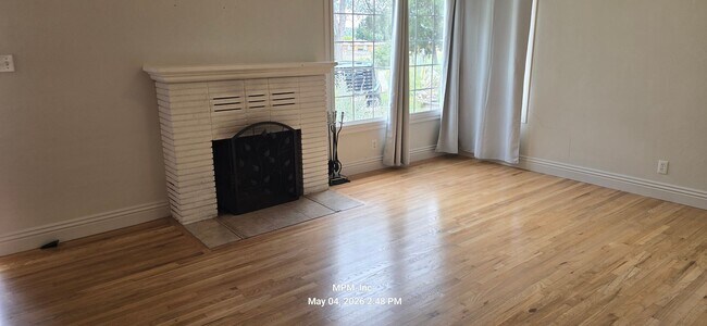 Building Photo - 2707 Vine St