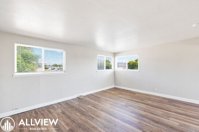 Building Photo - 3407 W Olinda Ln