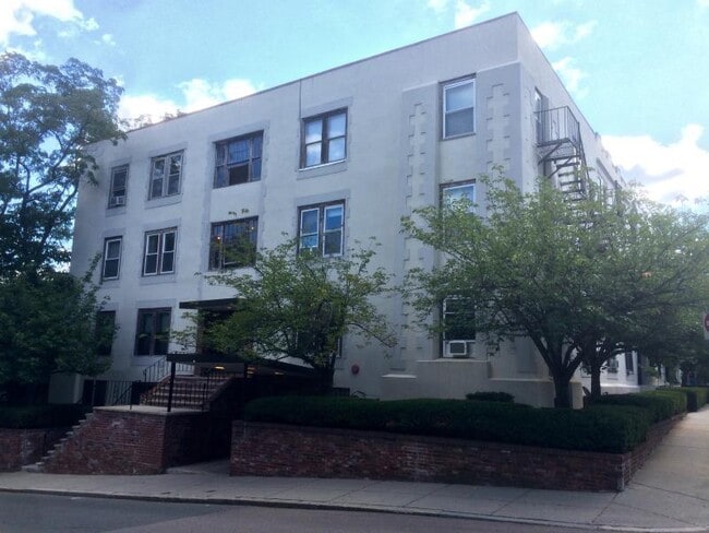 Building Photo - 198 Allston St