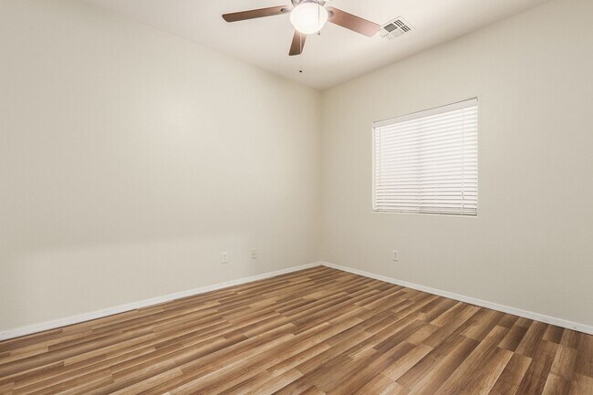 Building Photo - 15165 N 146th Ave