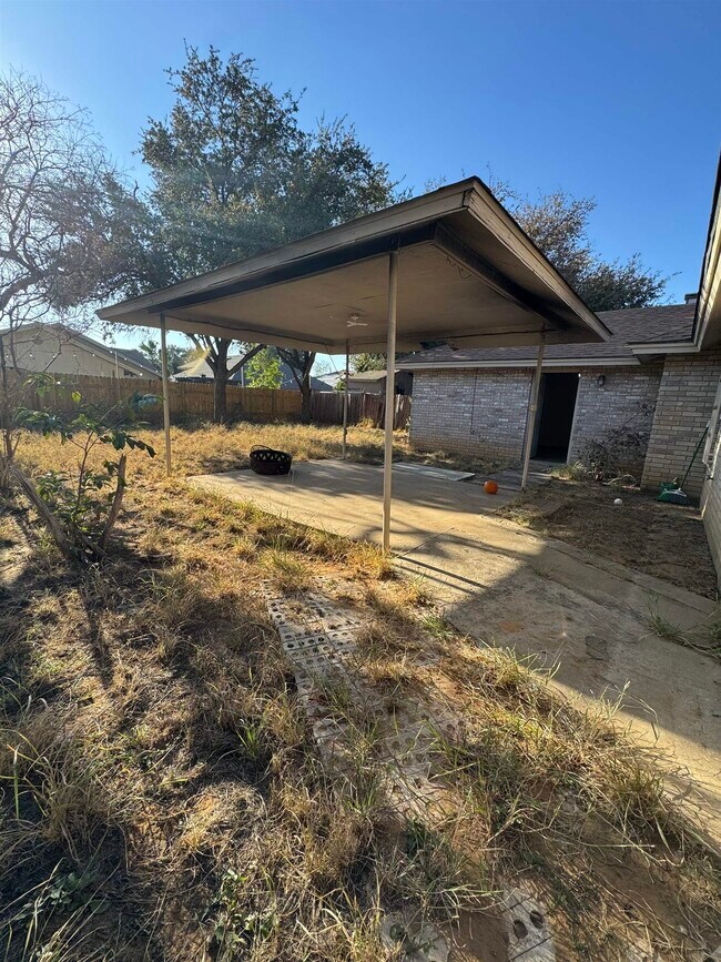 Building Photo - 404 Venado Ct