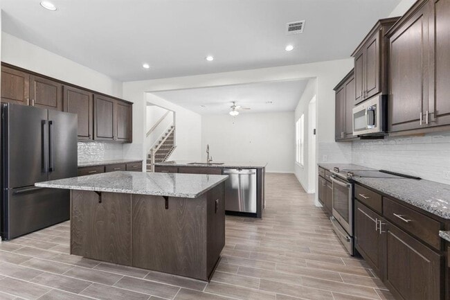 Building Photo - 104 Scenic Hills Cir