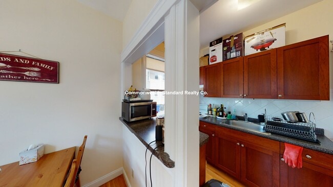 Building Photo - 76 Quint Ave