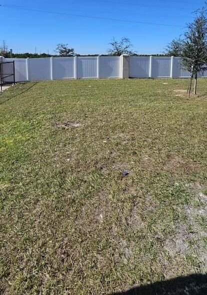 Building Photo - 548 Hart Ln