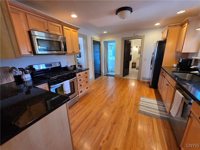 Building Photo - 5358 W Lake Rd