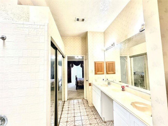 Building Photo - 7818 Chinon Cir
