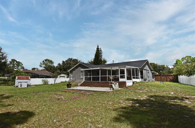 Building Photo - 302 Shadydale Ct