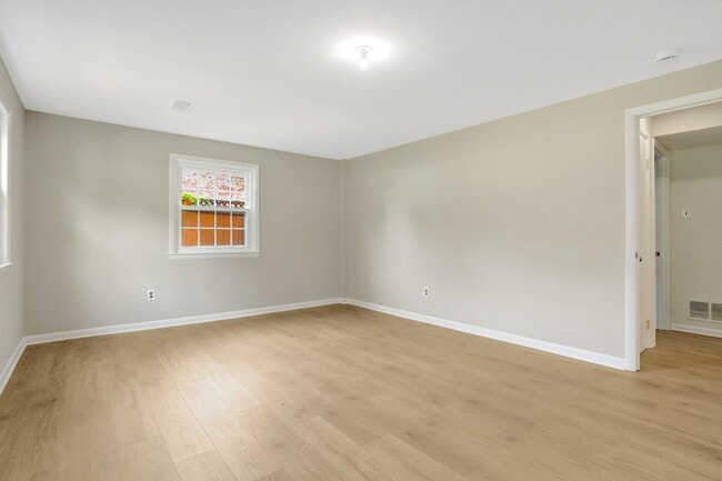 Building Photo - 8005 Candlewood Dr