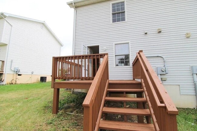 Building Photo - 150 Suter St