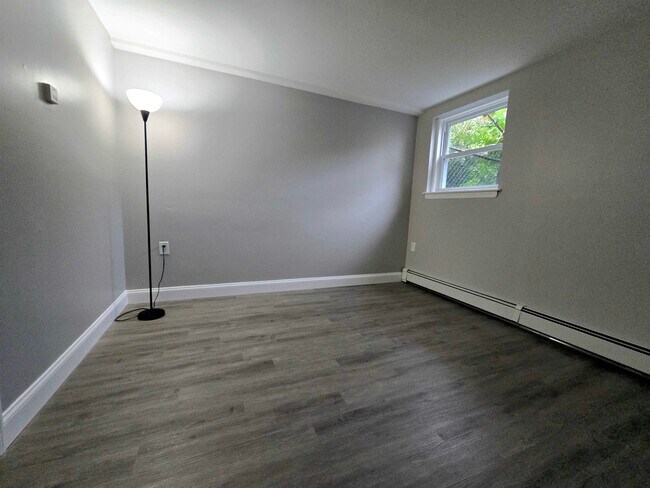 Building Photo - 18 68th St