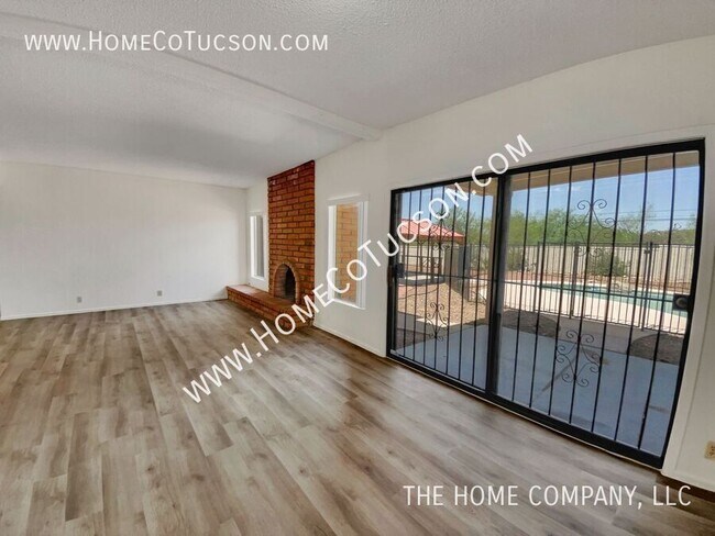 Building Photo - 5243 N Stonehouse Pl