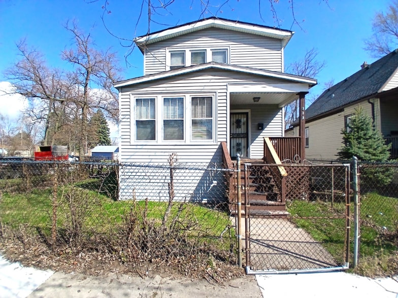 Primary Photo - 708 W 116th Pl