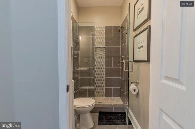 Building Photo - 3221 Noble St