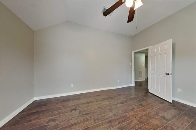 Building Photo - 2916 Tower Bridge Ct