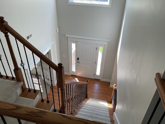 Building Photo - 4 Bedroom 2.5 Bathroom located in Old Mill...