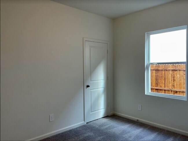 Building Photo - 3 bedroom house in Forney!