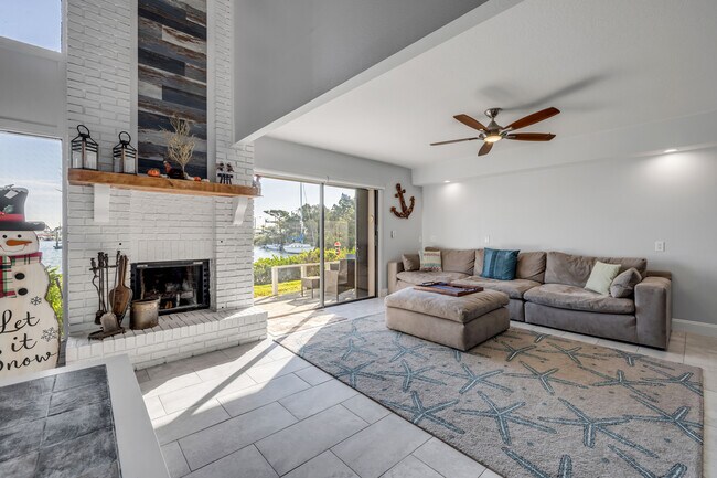 Building Photo - 129 Lagoon Ct
