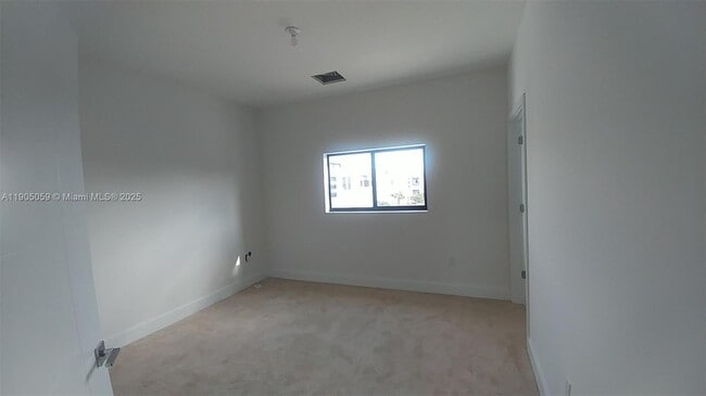 Building Photo - 813 NW 45th Terrace