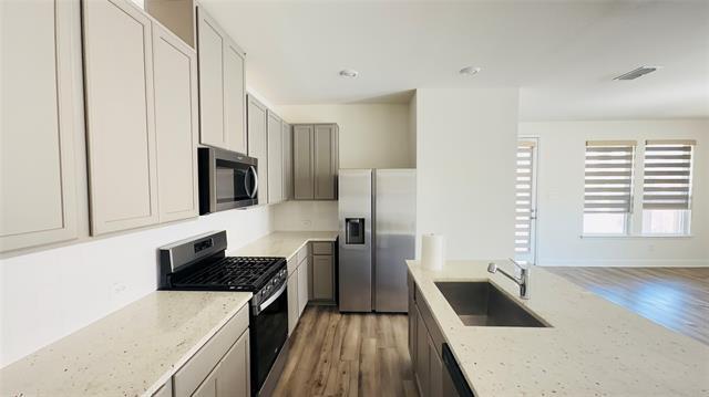 Building Photo - 2512 Wheeler Ave