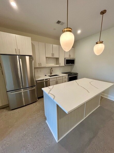 Primary Photo - The Belknap