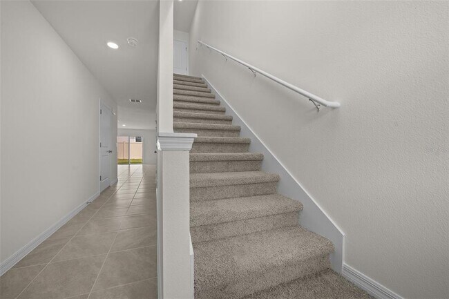 Building Photo - 6580 SW 81st Loop