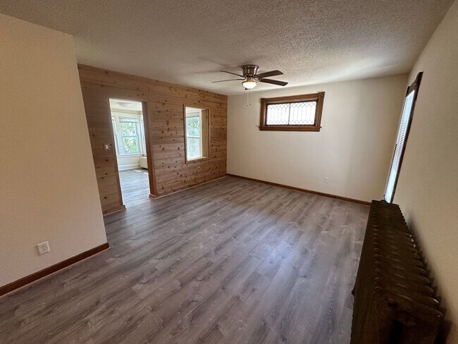 Building Photo - 416 Daly St