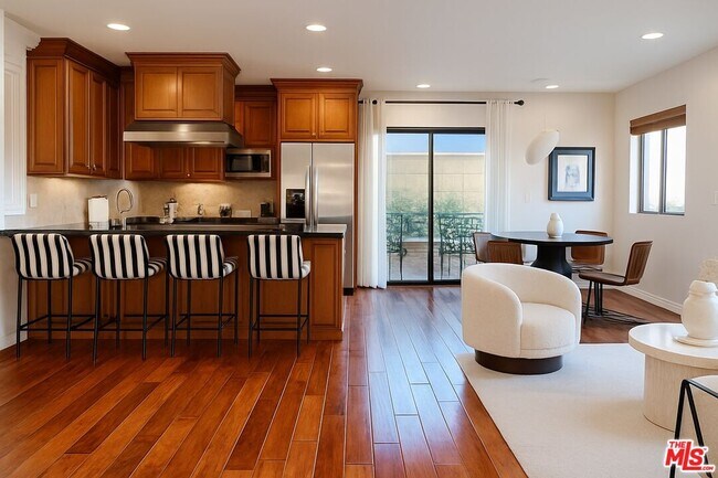 Building Photo - 1146 Hacienda Pl