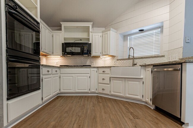 Building Photo - 17300 Zinc Dr