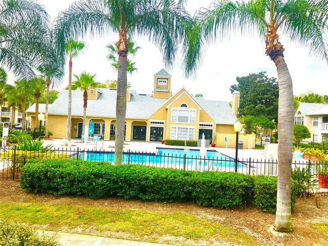 Building Photo - 1055 S Hiawassee Rd