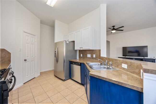 Building Photo - 11718 Fortune Park Dr