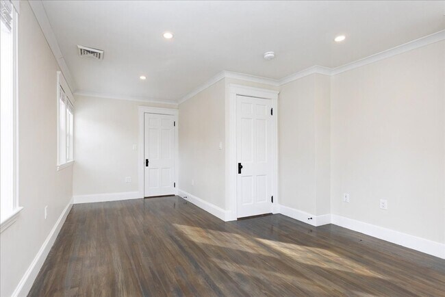 Building Photo - 37 Wolcott Rd