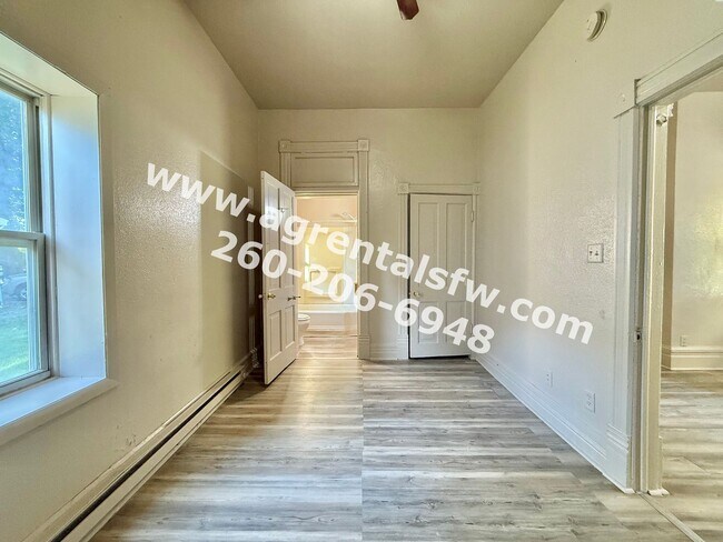Building Photo - 110 S Cowen St Exd