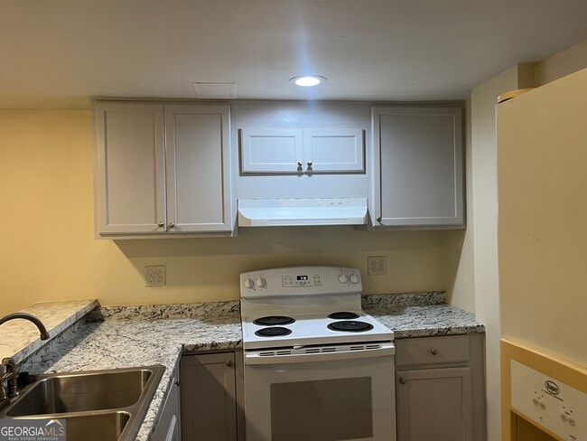 Building Photo - 416 Barbashela Dr