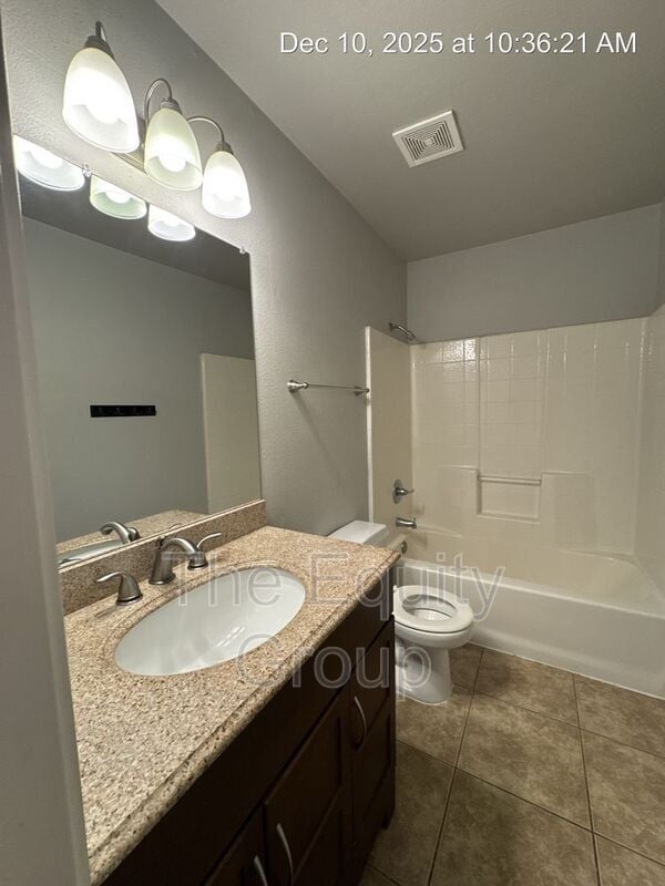 Building Photo - 819 S Pinkham St