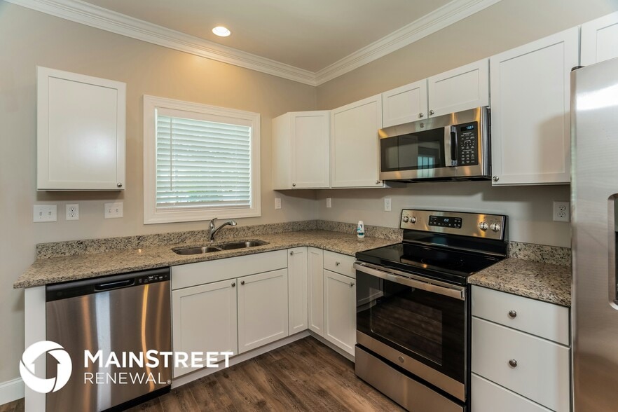 Building Photo - 3421 4th Ave S