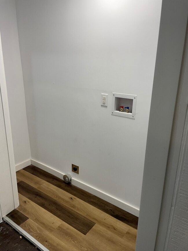 Building Photo - 23 Church St