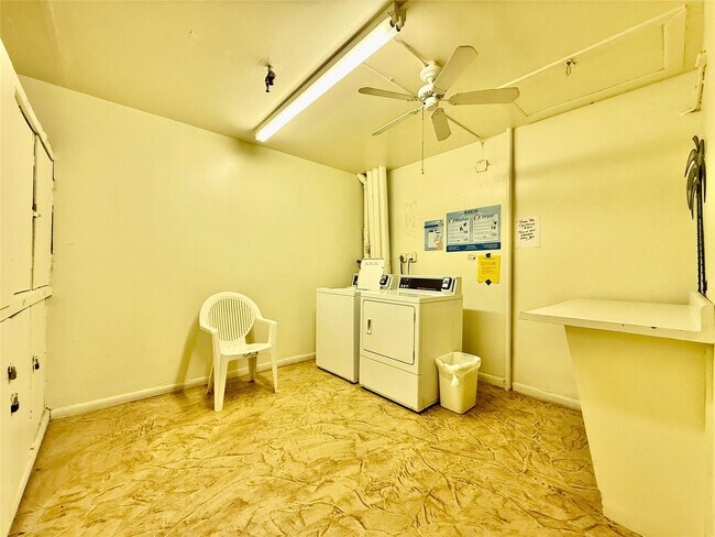 Building Photo - 417 Mansfield I