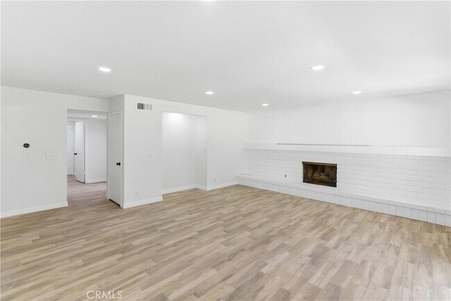 Building Photo - 5415 E Willowick Cir