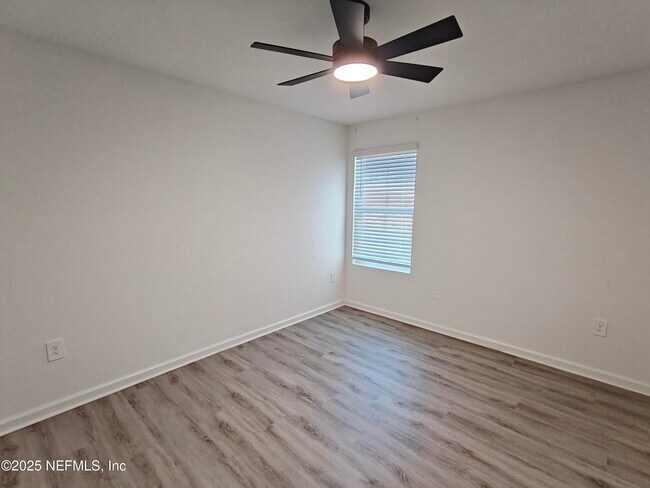 Building Photo - 114 Summer Moon Dr