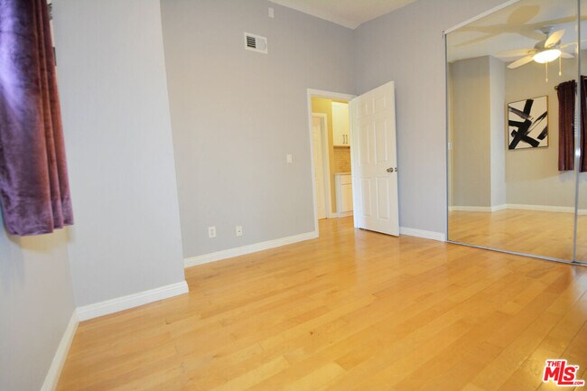 Building Photo - 23935 Ingomar St